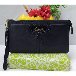 Coach Ashley Black Leather Zipper Closure Credit Card Wristlet Wallet